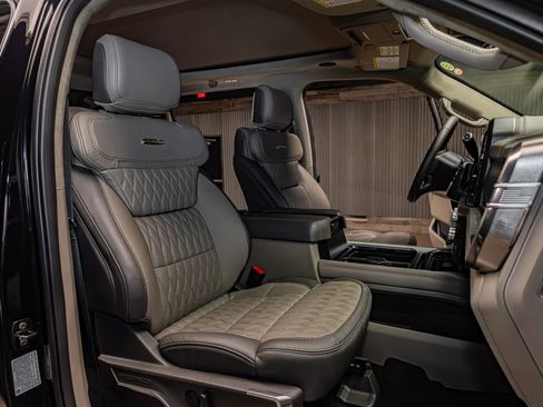 Used 2026 Ford F250 Platinum w/ Platinum Plus Package image 27