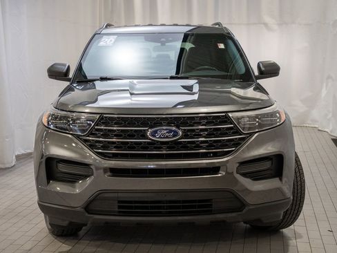Used 2020 Ford Explorer XLT w/ Comfort Package image 2