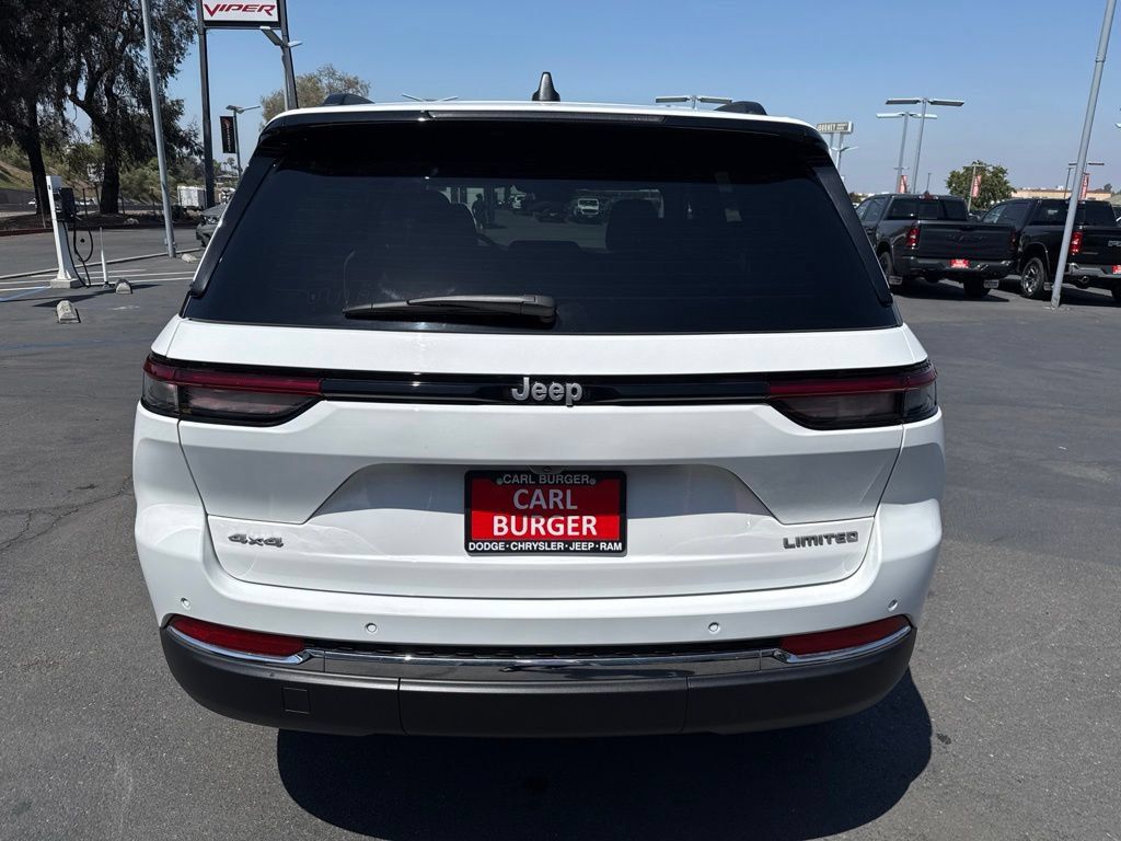 Certified 2025 Jeep Grand Cherokee Limited w/ Trailer Tow Package AWD/4WD image 6