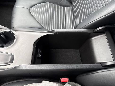 Used 2023 Toyota Camry SE image 22