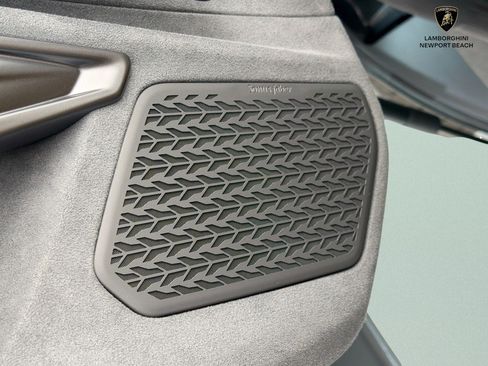 Used 2025 Lamborghini Revuelto AWD/4WD image 25