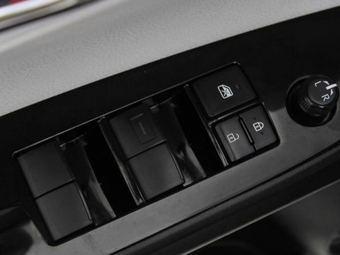 Used 2022 Toyota Prius XLE w/ Advanced Technology Package image 38