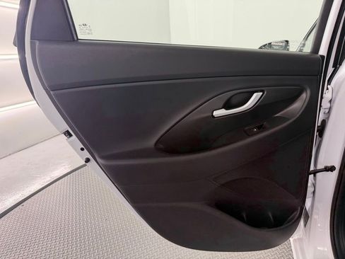 Used 2020 Hyundai Elantra GT FWD image 33