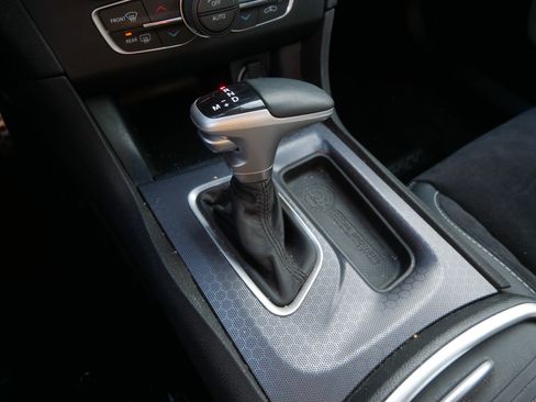 Used 2015 Dodge Charger SRT w/ Harman/Kardon Audio Group image 29