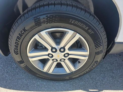 Used 2017 Chevrolet Traverse LT FWD image 19