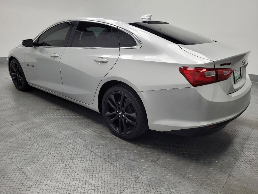 Used 2018 Chevrolet Malibu LT w/ Driver Confidence Package FWD image 3