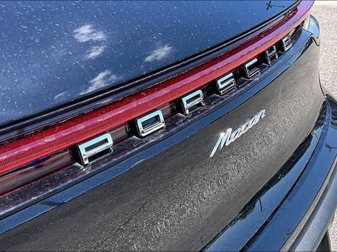 Used 2025 Porsche Macan AWD/4WD image 26