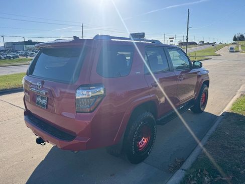Used 2018 Toyota 4Runner SR5 Premium image 5