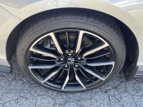 Used 2024 Honda Accord Touring image 11