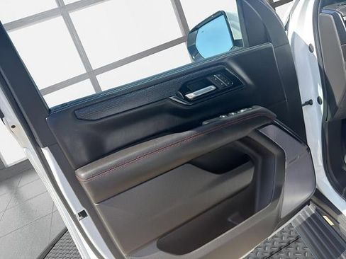 Used 2025 GMC Yukon AT4 Ultimate w/ LPO, Floor Liner Package AWD/4WD image 26