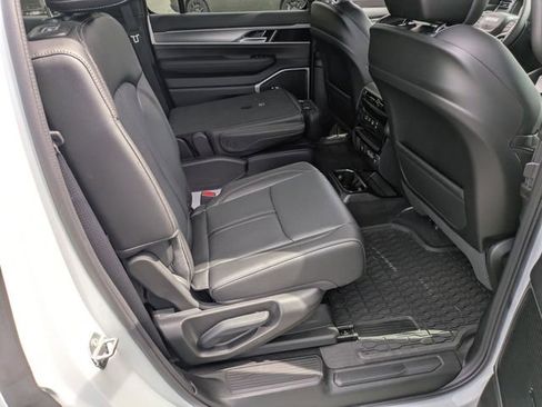 New 2026 Jeep Grand Wagoneer 4WD image 37