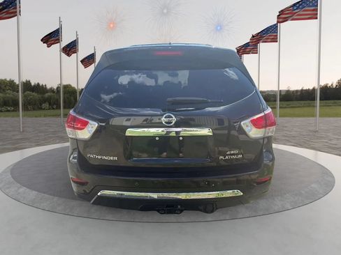 Used 2015 Nissan Pathfinder Platinum FWD image 4