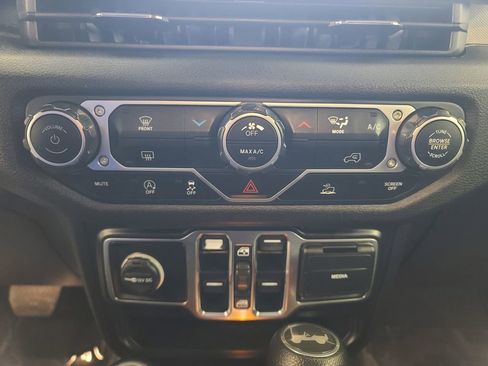 Used 2024 Jeep Wrangler Unlimited Sport AWD/4WD image 34