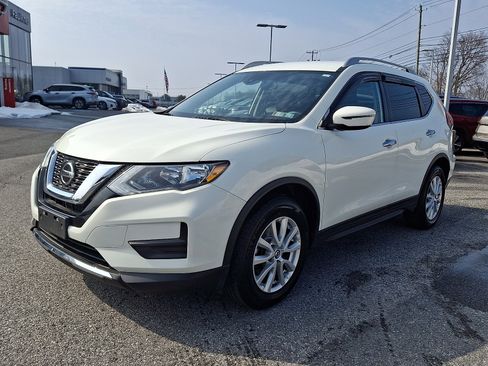 Certified 2020 Nissan Rogue SV image 3