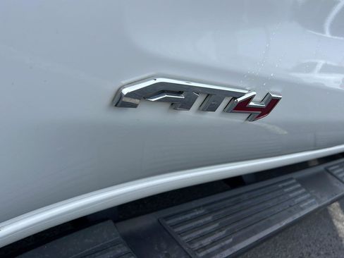 Used 2020 GMC Sierra 1500 AT4 w/ AT4 Premium Package AWD/4WD image 8