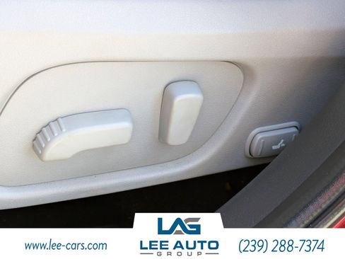 Used 2016 Subaru Forester 2.5i Touring w/ Eyesight & Navigation System image 18