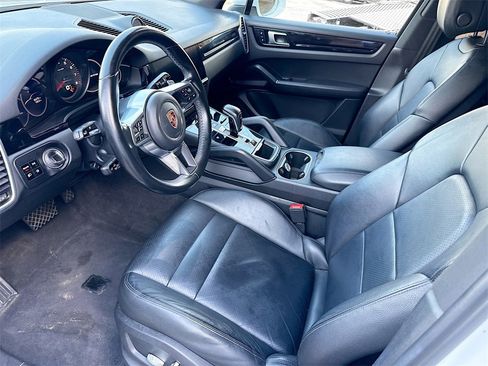 Used 2020 Porsche Cayenne image 25