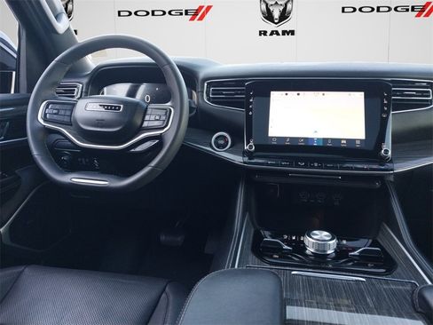 Used 2022 Jeep Wagoneer Series III w/ Premium Group I image 10