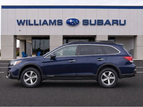Used 2014 Subaru Outback 3.6R Limited AWD/4WD image 4