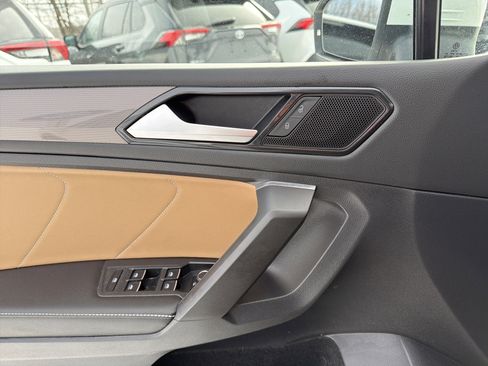Used 2022 Volkswagen Tiguan SE image 14