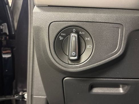 Used 2022 Volkswagen Atlas SE image 30