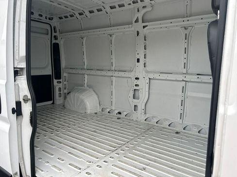 Used 2024 RAM ProMaster 2500 w/ Convenience Group FWD image 21