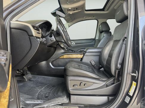 Used 2017 GMC Yukon XL Denali w/ Open Road Package AWD/4WD image 11