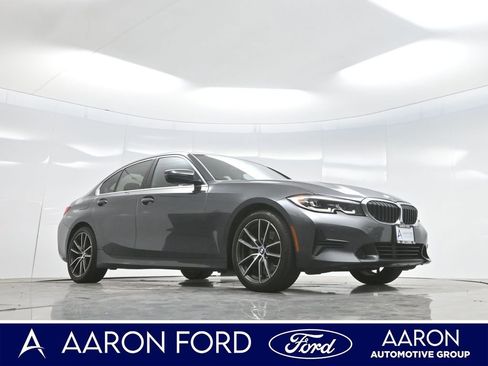 Used 2019 BMW 330i Sedan w/ Convenience Package RWD image 3