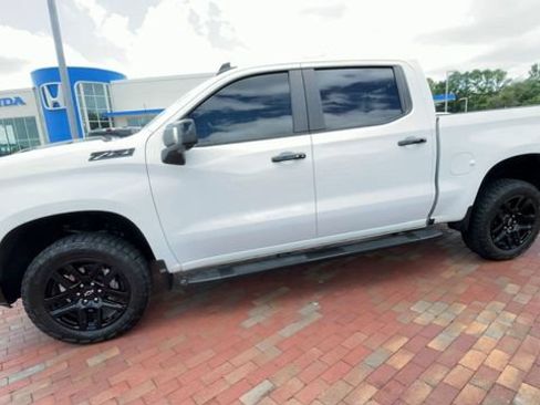 Used 2024 Chevrolet Silverado 1500 LT Trail Boss w/ LT Trail Boss Premium Package AWD/4WD image 6