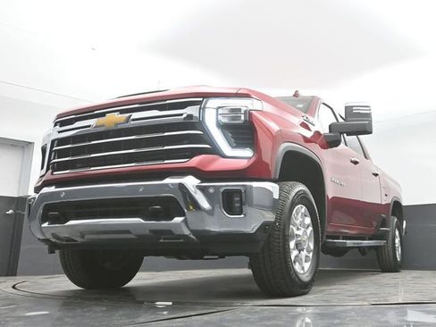 Used 2025 Chevrolet Silverado 2500 LTZ w/ LTZ Convenience Package AWD/4WD image 43