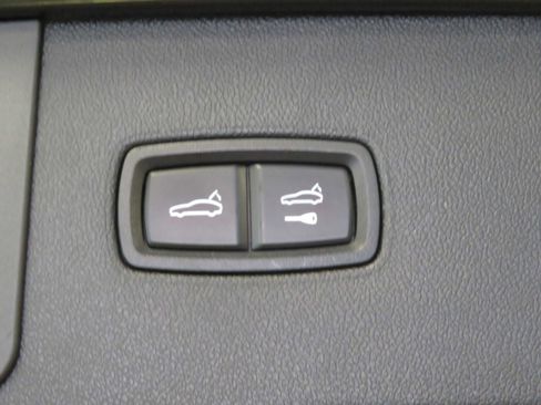 Used 2019 Porsche Cayenne image 47