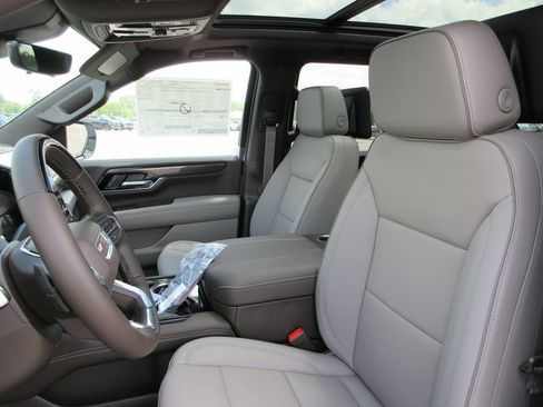 New 2026 GMC Yukon XL Elevation w/ Elevation Premium Package AWD/4WD image 11