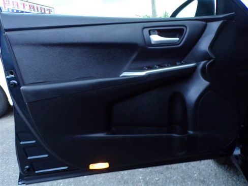 Used 2016 Toyota Camry LE FWD image 13