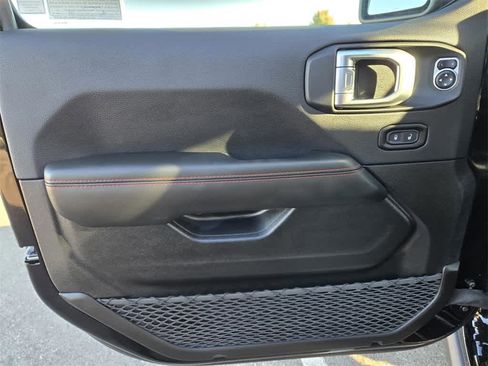 New 2025 Jeep Gladiator Rubicon image 14