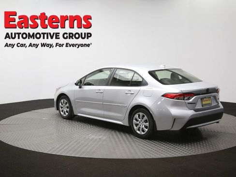 Used 2022 Toyota Corolla LE FWD image 62
