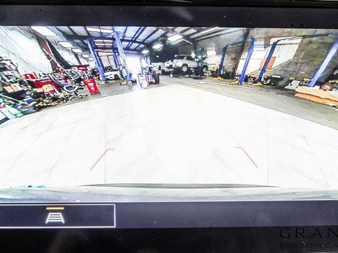 Used 2023 Chevrolet Bolt EUV LT image 28