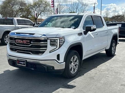 Used 2024 GMC Sierra 1500 SLT image 2