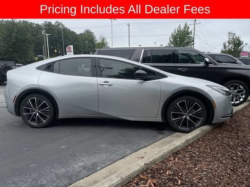 Used 2024 Toyota Prius XLE FWD image 11
