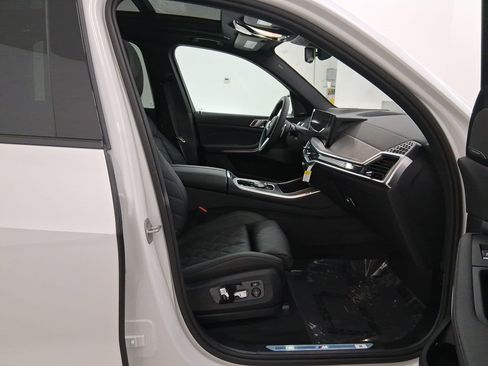 New 2026 BMW X5 xDrive40i w/ M Sport Package image 31