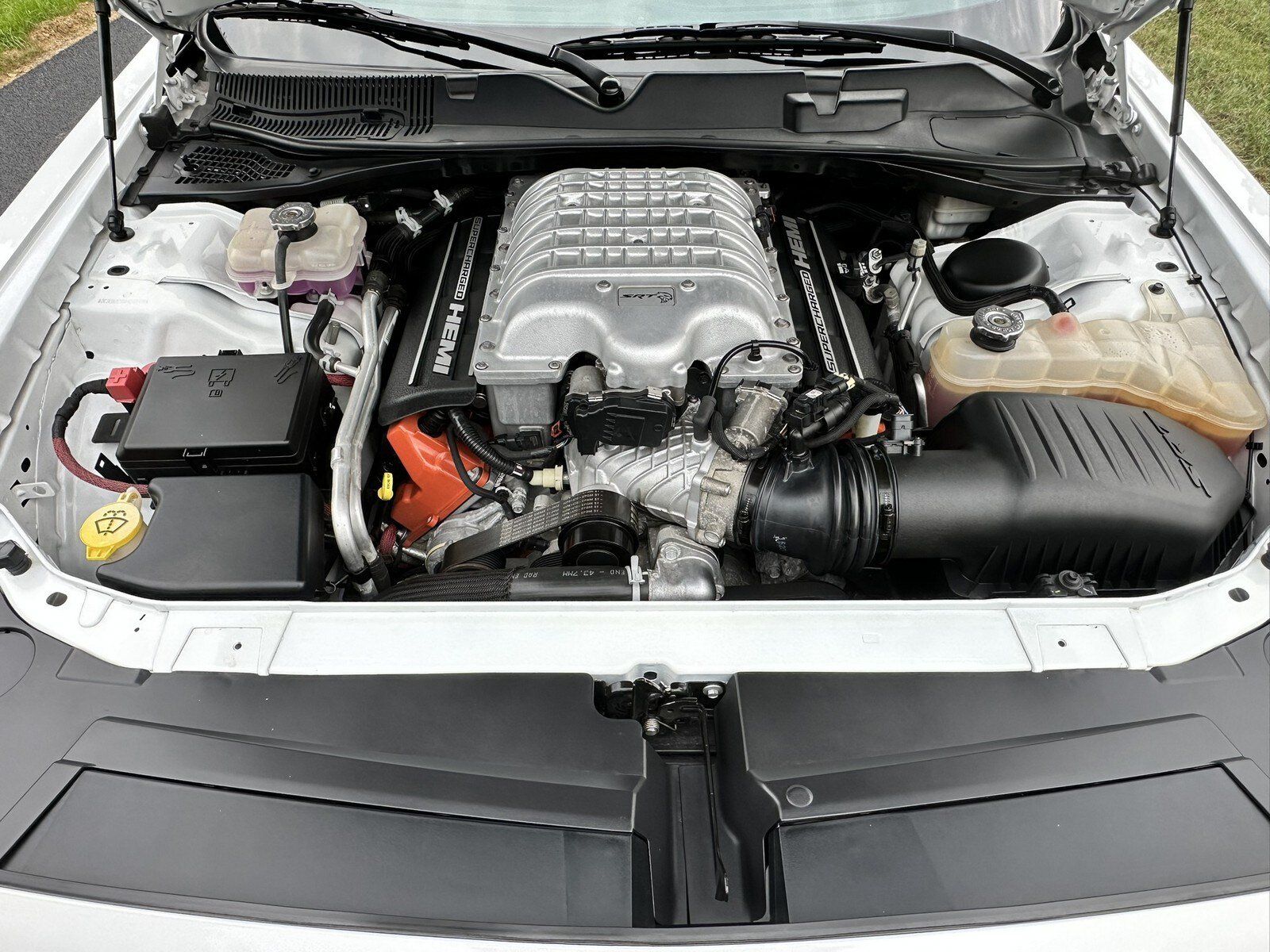 Used 2015 Dodge Challenger SRT Hellcat RWD image 26