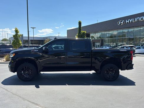 Used 2023 Chevrolet Silverado 1500 LT Trail Boss w/ LT Trail Boss Premium Package AWD/4WD image 2