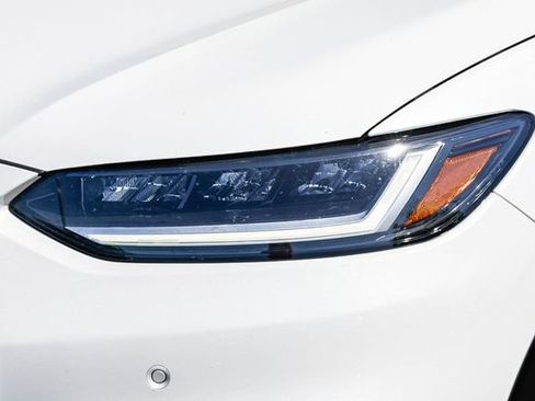 Used 2023 Honda HR-V EX-L image 8