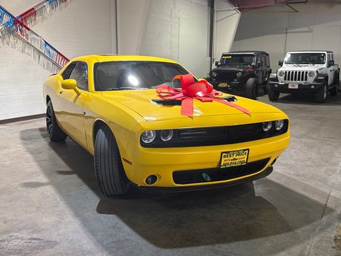 Used 2018 Dodge Challenger SXT w/ Blacktop Package RWD image 3