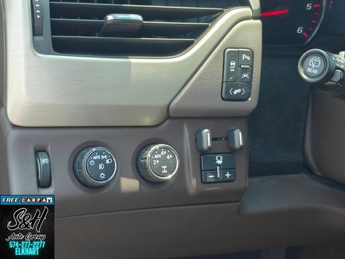 Used 2016 GMC Yukon XL Denali w/ Open Road Package AWD/4WD image 11