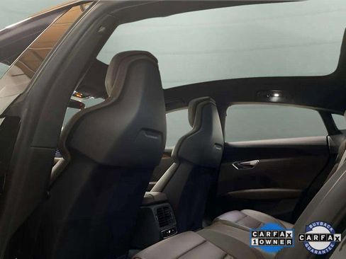 Used 2022 Audi e-tron GT Premium Plus image 26