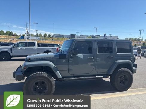 Used 2014 Jeep Wrangler Unlimited Rubicon w/ Connectivity Group AWD/4WD image 2