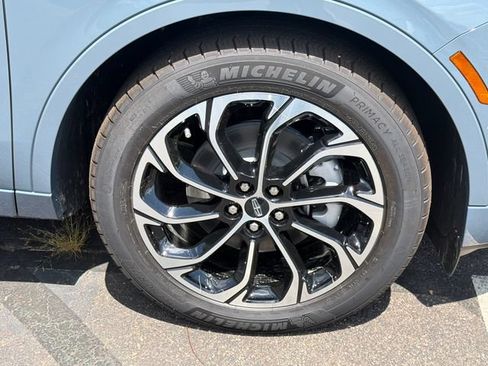 New 2026 Lincoln Nautilus Reserve AWD/4WD image 13