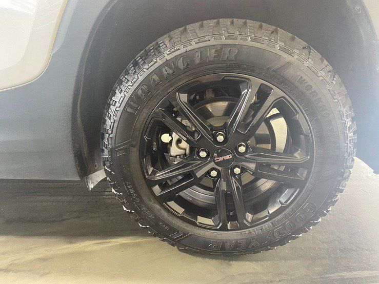 Used 2022 GMC Terrain AT4 w/ Infotainment Package II AWD/4WD image 11