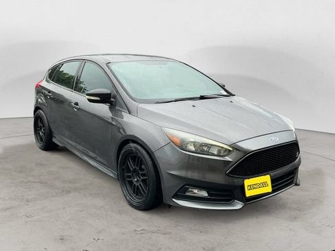 Used 2015 Ford Focus ST FWD image 7