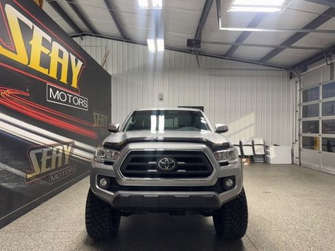 Used 2020 Toyota Tacoma SR5 w/ Technology Package image 29